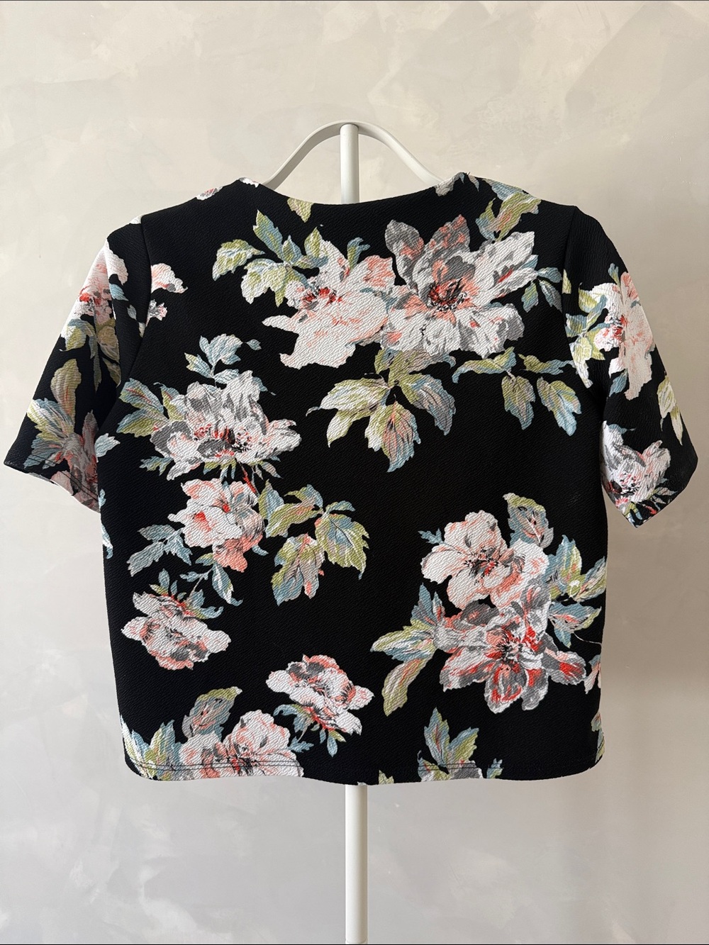 F21 Textured Floral Top | L - Picture 6 of 6